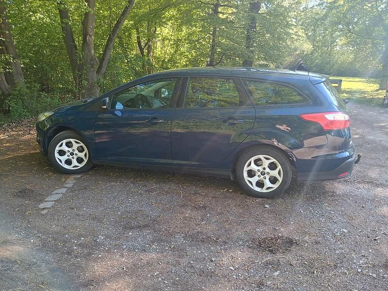 Second-hand Ford Focus 125 CP (91 kW) 2012 Albastru Break