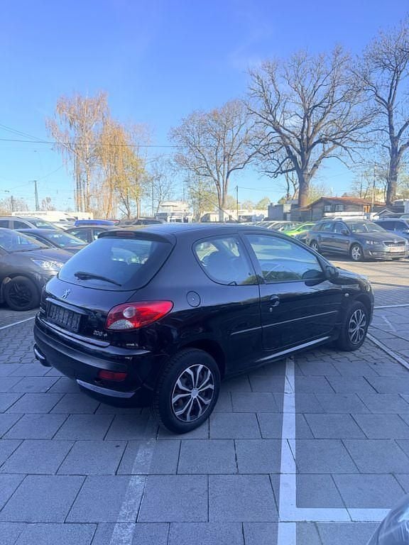 Gebraucht Peugeot 206+ Basis 60 PS (44 kW) 2010 Schwarz Kleinwagen