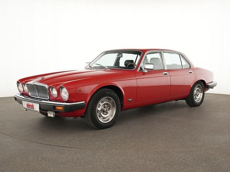 Gebraucht Jaguar XJ12 295 PS (216 kW) 1981 Rot Limousine