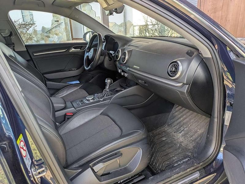 Gebraucht Audi A3 e-tron Design 150 PS (110 kW) 2020 Blau Kleinwagen