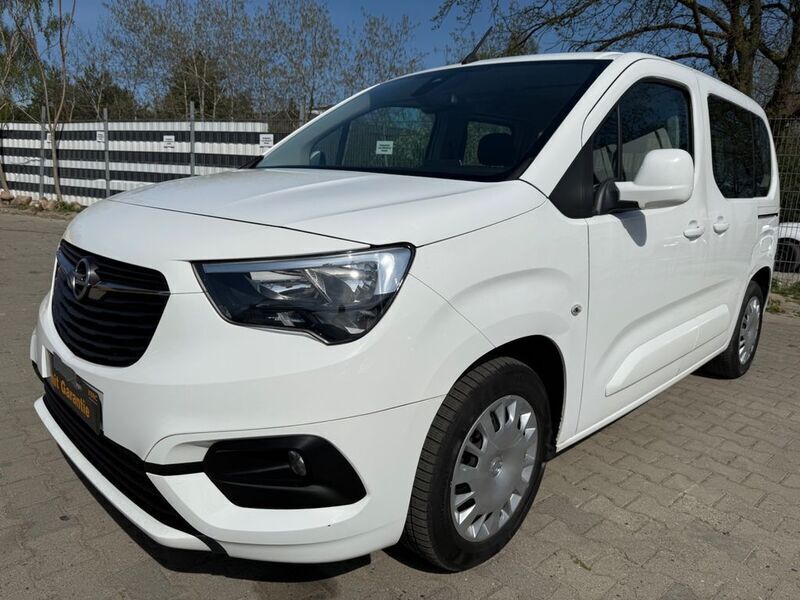 Weiß Gebraucht 2019 Opel Combo Life Edition Van / Kleinbus | 13.900 € (Fairer Preis) - Bild 1/4