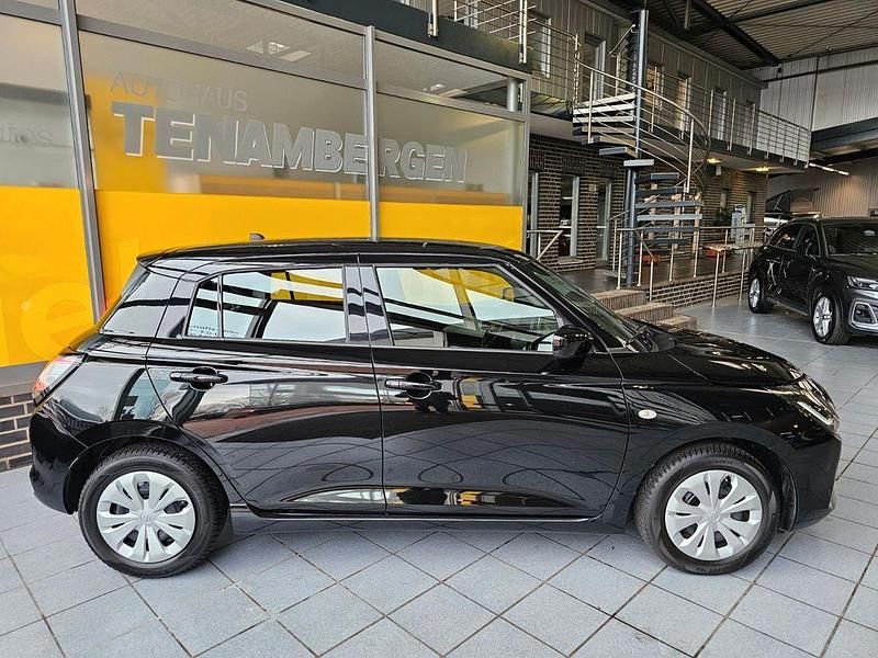 Gebraucht Suzuki Swift 83 PS (61 kW) 2024 Schwarz Limousine