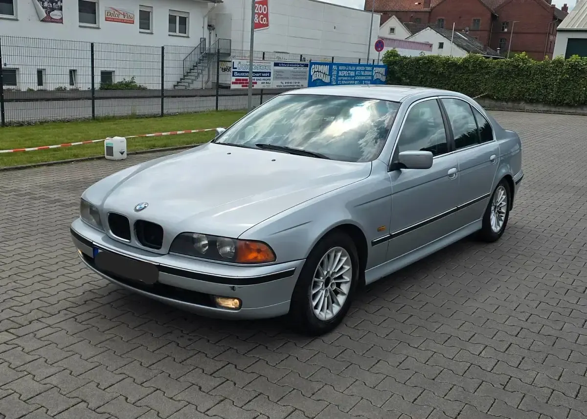 Gebraucht BMW 523 170 PS (125 kW) 1997 Grau Limousine