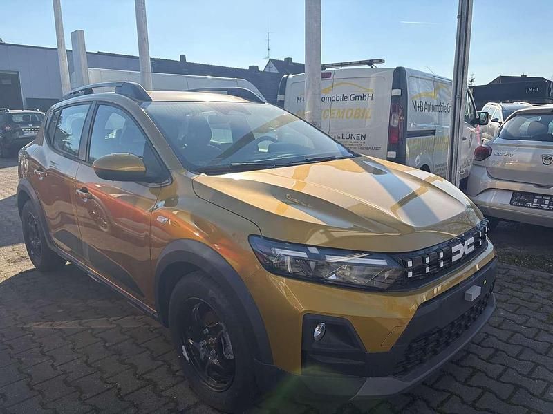 Neu Dacia Sandero Expression 67 PS (49 kW) 2026 Amber yellow Kleinwagen