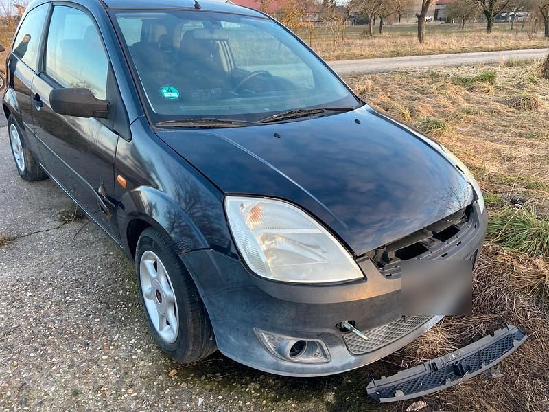 Gebraucht Ford Fiesta 90 PS (66 kW) 2005 Blau Kleinwagen