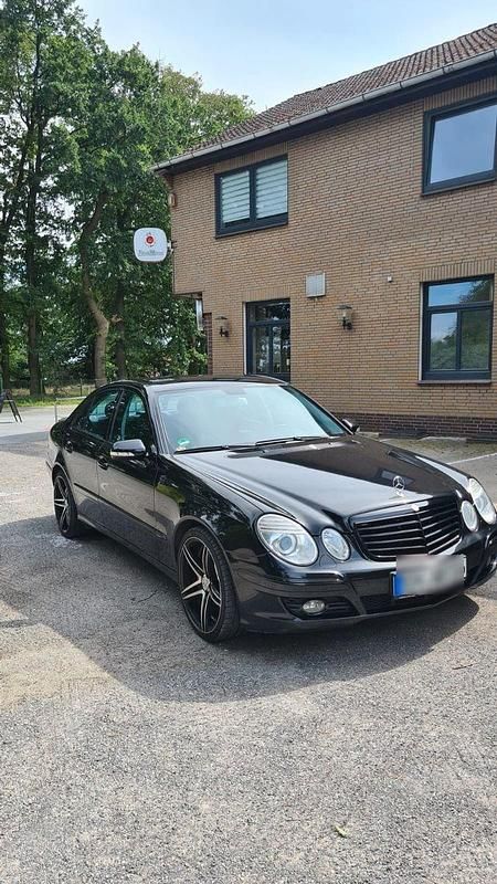 Schwarz Gebraucht 2006 Mercedes 320 Kombi | 5.500 € - Bild 1/4