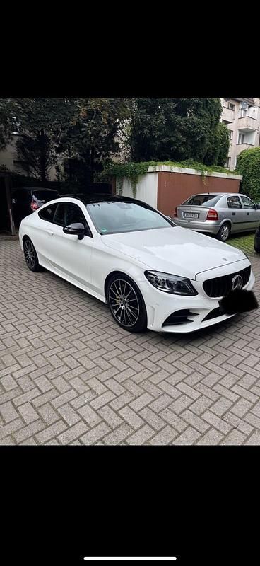 Gebraucht Mercedes C300 AMG 245 PS (180 kW) 2019 Weiß Coupé