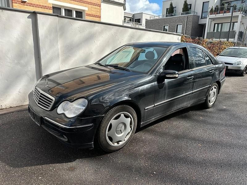 Gebraucht Mercedes C240 169 PS (124 kW) 2001 Schwarz Limousine