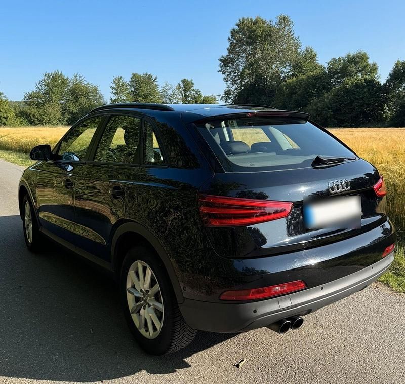 Gebraucht Audi Q3 Ambiente 140 PS (102 kW) 2013 Schwarz SUV