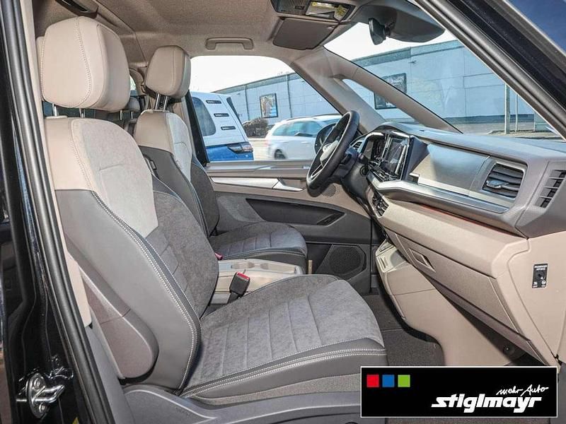 Neu VW Multivan 150 PS (110 kW) 2026 Deep black perleffekt Van