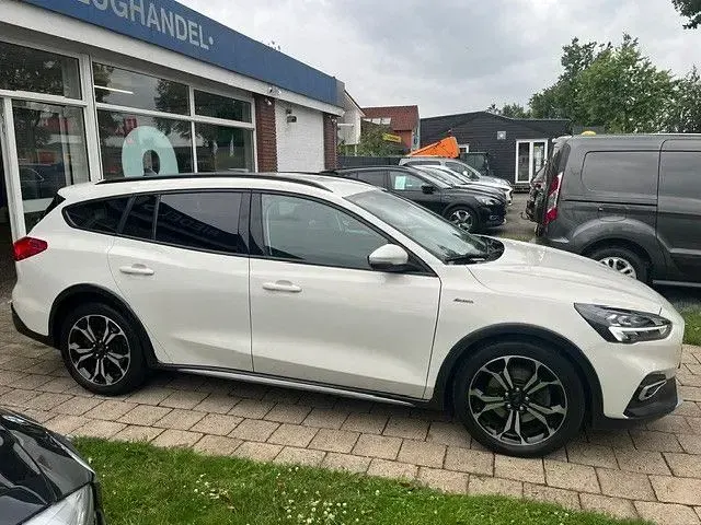 Gebraucht Ford Focus Active 125 PS (91 kW) 2019 Weiß Limousine