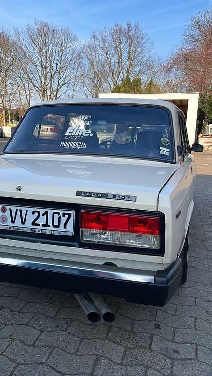 Second-hand Lada 2107 90 CP (66 kW) 1997 Bej Berlinǎ