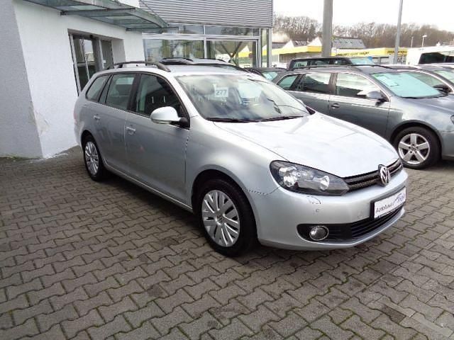 Gebraucht VW Golf VII S 105 PS (77 kW) 2013 Silber metallic Kombi