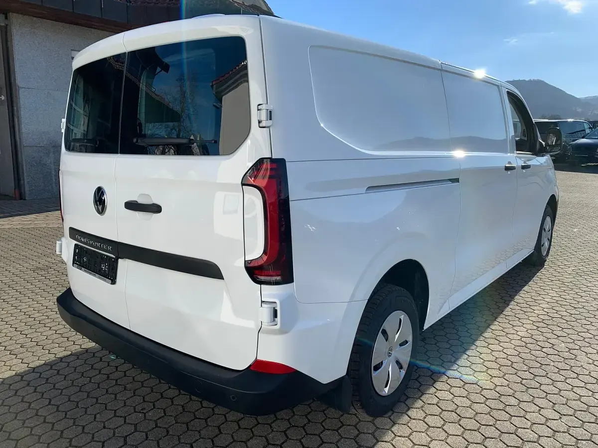 Nouă VW Transporter 170 CP (125 kW) 2026 Alb Van