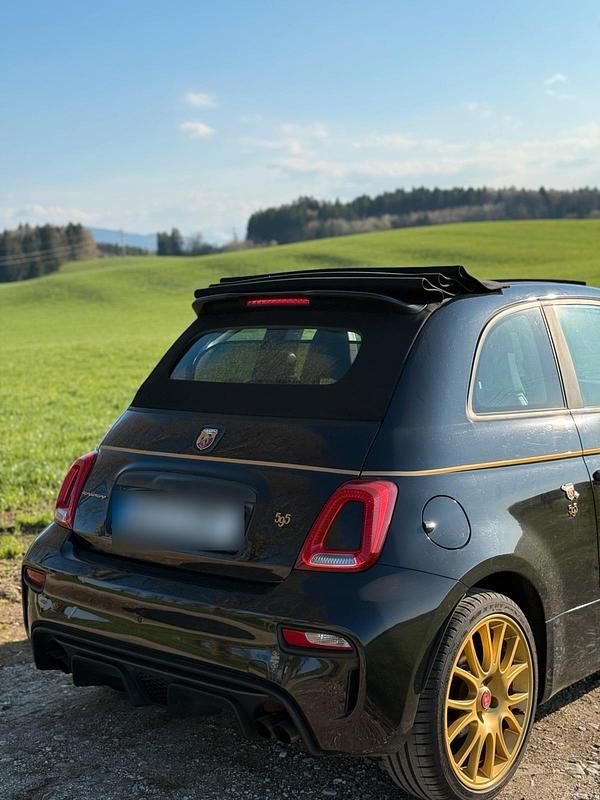 Usado Abarth 595C 165 HP (121 kW) 2020 Preto Cabrios