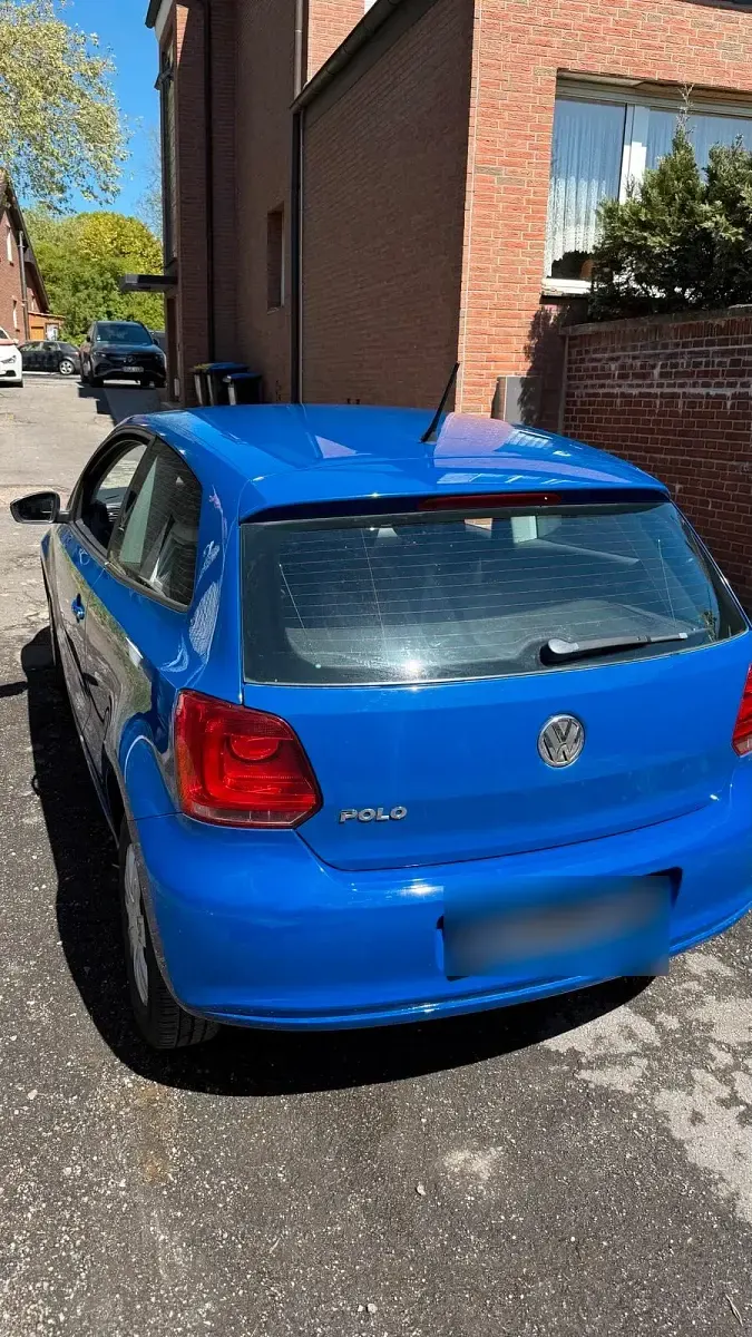 Gebraucht VW Polo 60 PS (44 kW) 2013 Blau Kleinwagen