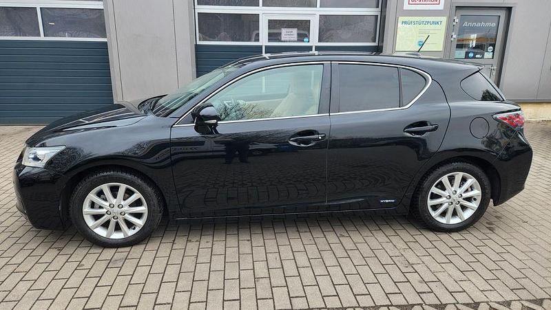 Gebraucht Lexus CT200h 99 PS (72 kW) 2013 Schwarz Limousine