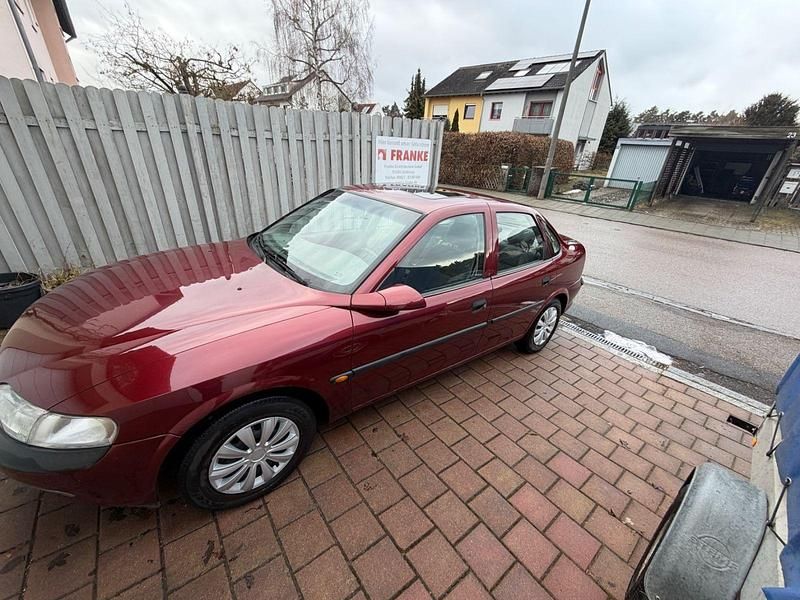 Gebraucht Opel Vectra 116 PS (85 kW) 1996 Rot Limousine