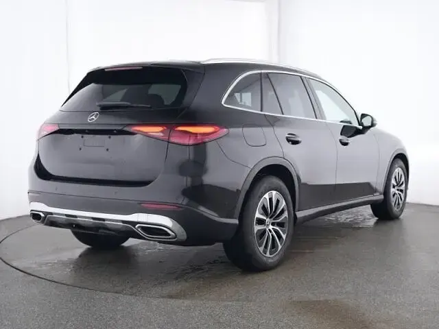 Gebraucht Mercedes GLC220 197 PS (144 kW) 2024 Lack obsidianschwarz SUV