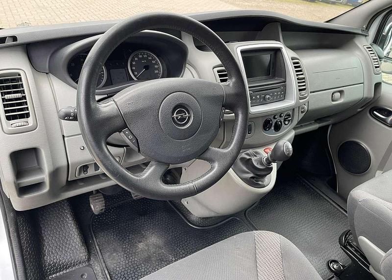 Gebraucht Opel Vivaro Cosmo 114 PS (83 kW) 2010 Weiß Van / Kleinbus