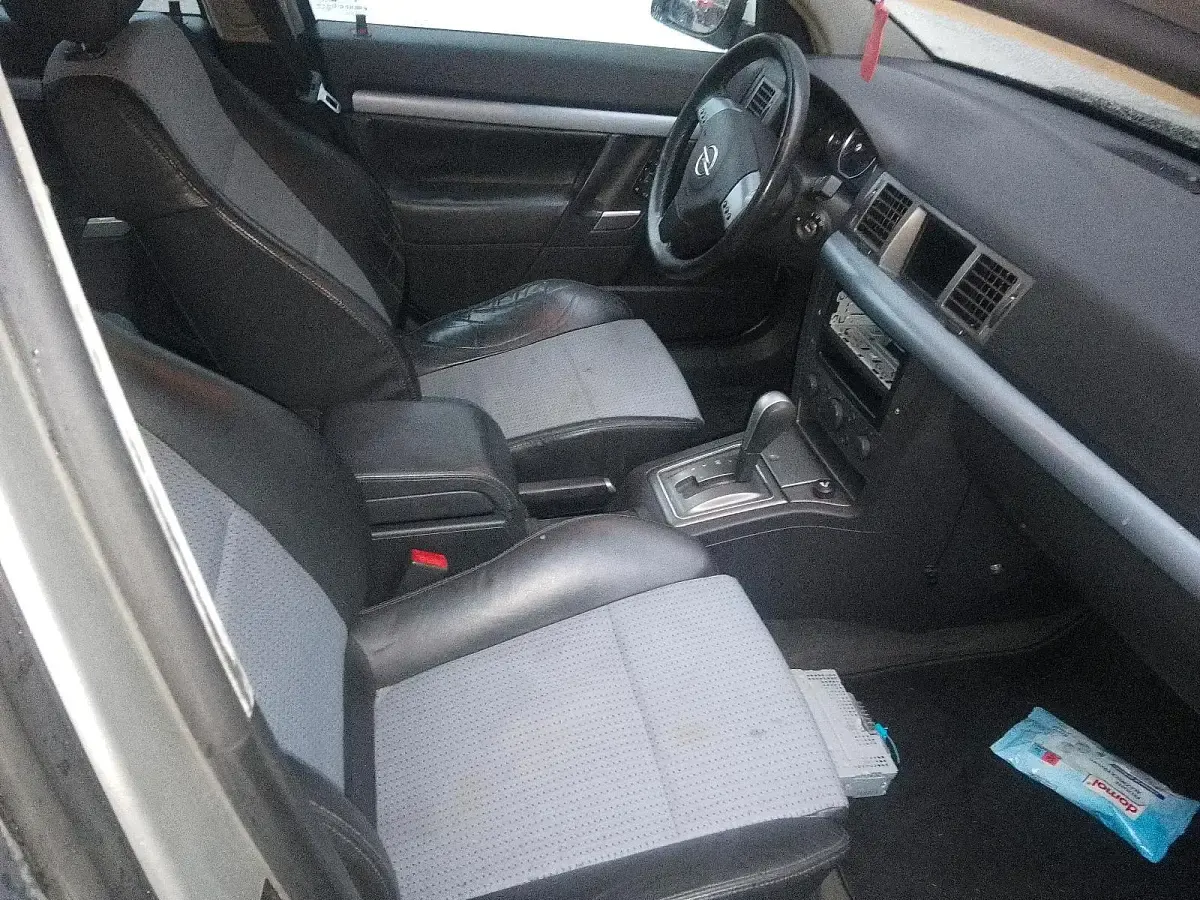 Gebraucht Opel Vectra 156 PS (114 kW) 2004 Silber Limousine