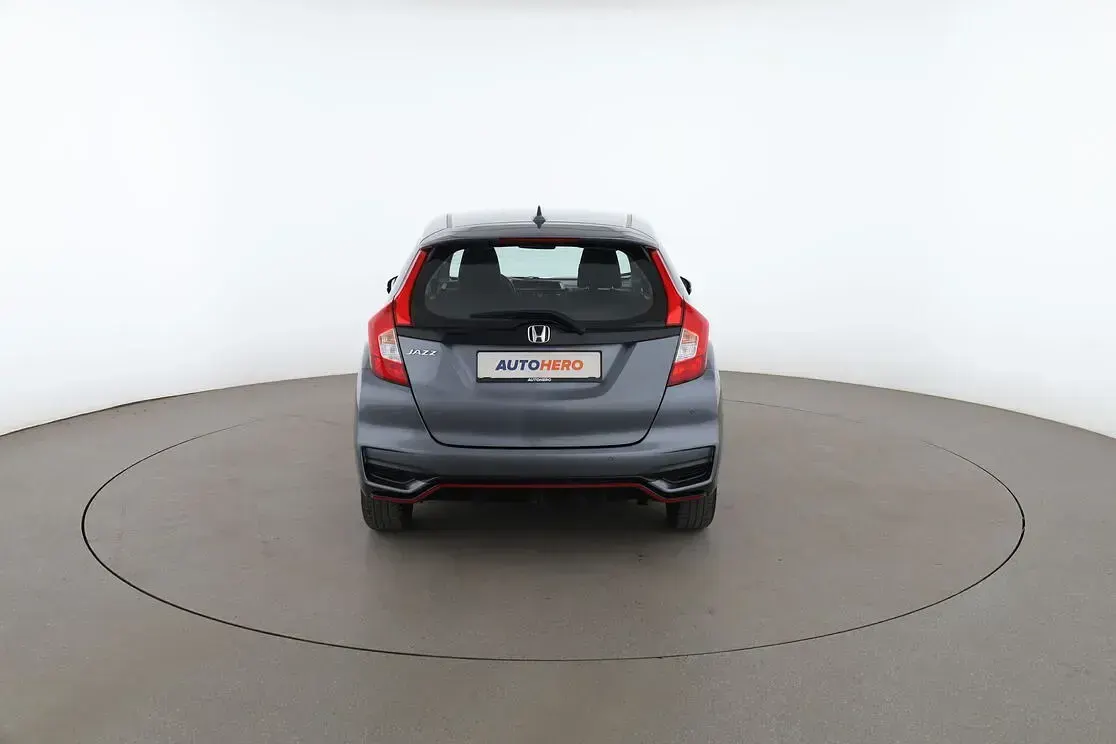 Gebraucht Honda Jazz Dynamic 131 PS (96 kW) 2018 Grau Kleinwagen