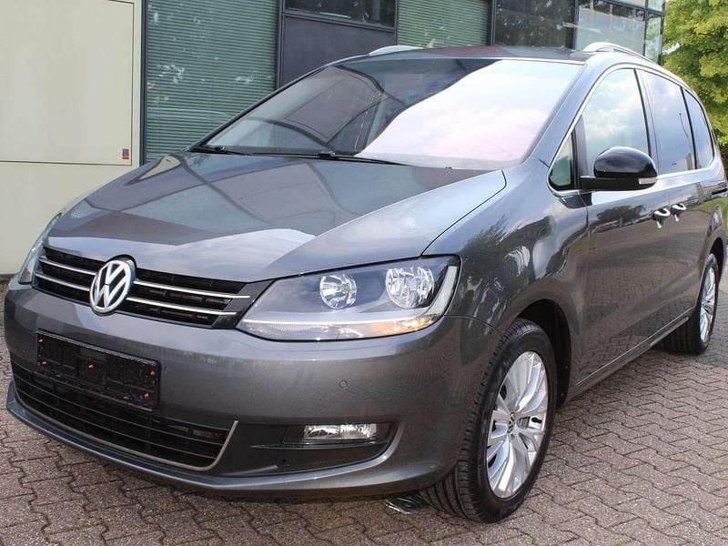 Grau Gebraucht 2012 VW Sharan Style Van / Kleinbus | 8.850 € (Fairer Preis) - Bild 1/4