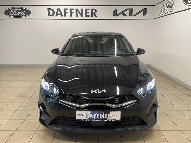 Neu Kia Ceed 140 PS (102 kW) 2025 (1k) black pearl m Kleinwagen