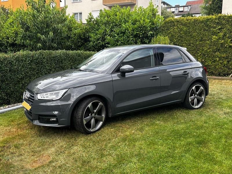 Grau Gebraucht 2016 Audi A1 Sportback Kleinwagen | 12.500 € (Etwas zu teuer) - Bild 1/4