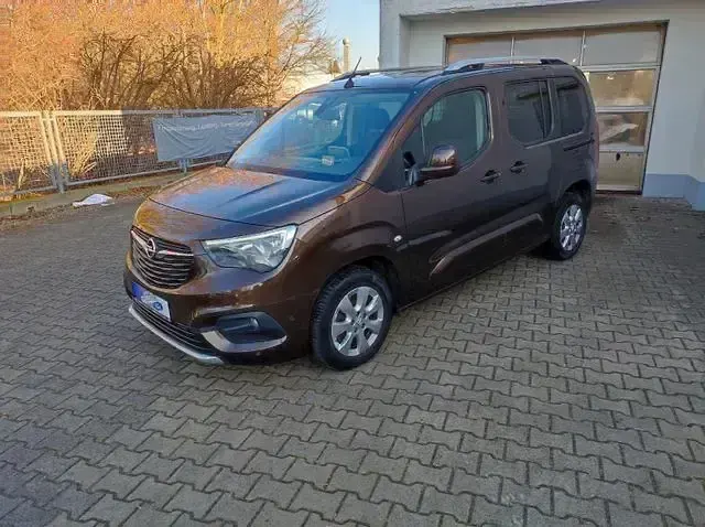Gebraucht Opel Combo Life Innovation 131 PS (96 kW) 2020 Braun Van / Kleinbus