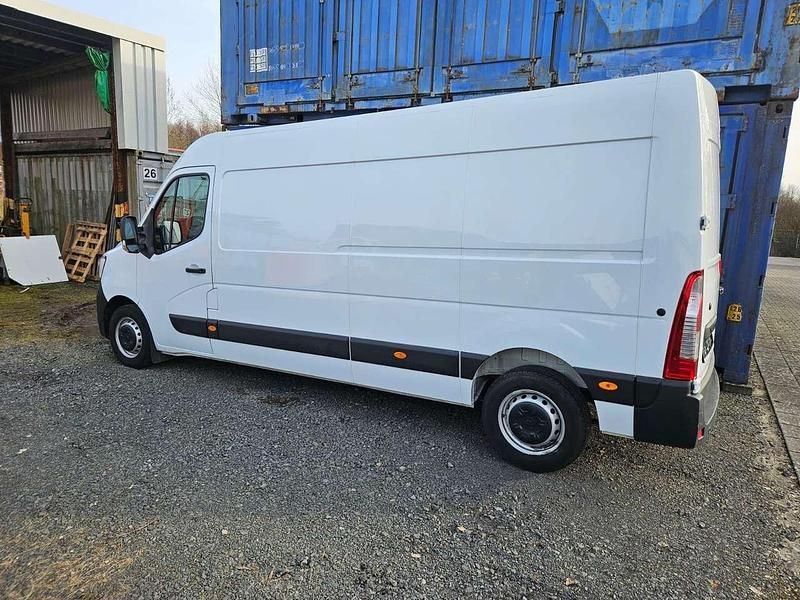 Gebraucht Renault Master Basis 135 PS (99 kW) 2024 Weiß Van / Kleinbus