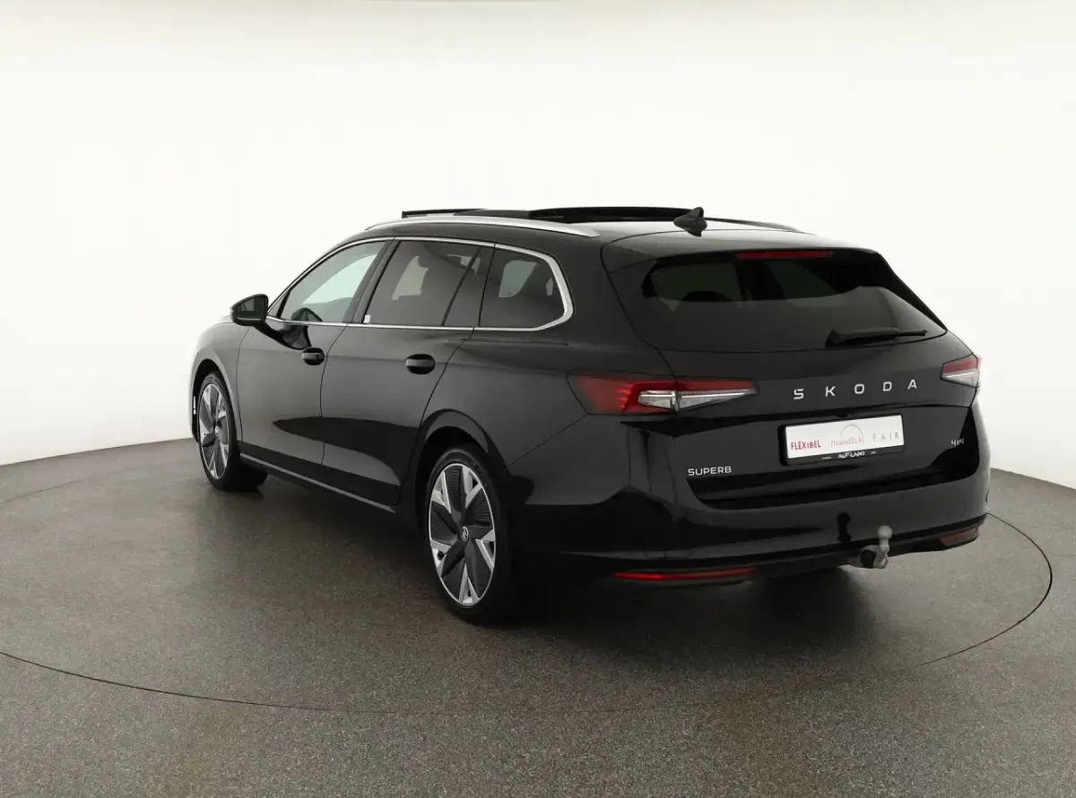 Gebraucht Skoda Superb Selection 193 PS (141 kW) 2024 Schwarz Kombi