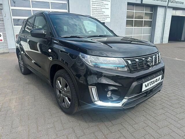 Schwarz Neu 2024 Suzuki Vitara Comfort SUV | 26.150 € (Fairer Preis) - Bild 1/4