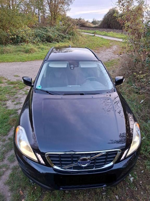Schwarz Gebraucht 2011 Volvo XC60 Momentum SUV | 9.900 € (Fairer Preis) - Bild 1/4