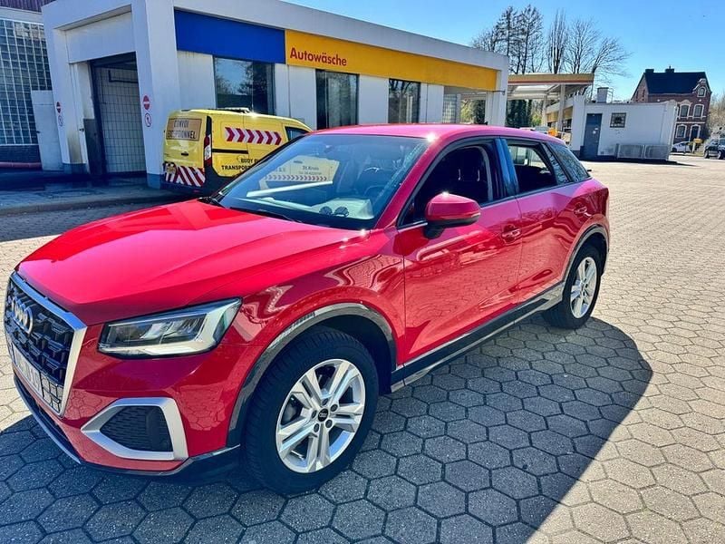 Gebraucht Audi Q2 Advanced 150 PS (110 kW) 2021 Rot SUV