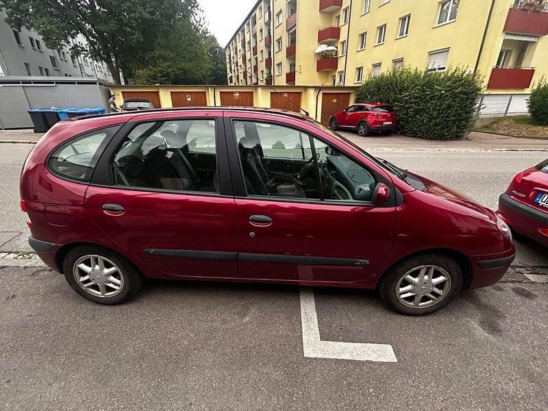 Rot Gebraucht 2000 Renault Scénic Van / Kleinbus | 3.000 € (Teuer) - Bild 1/4
