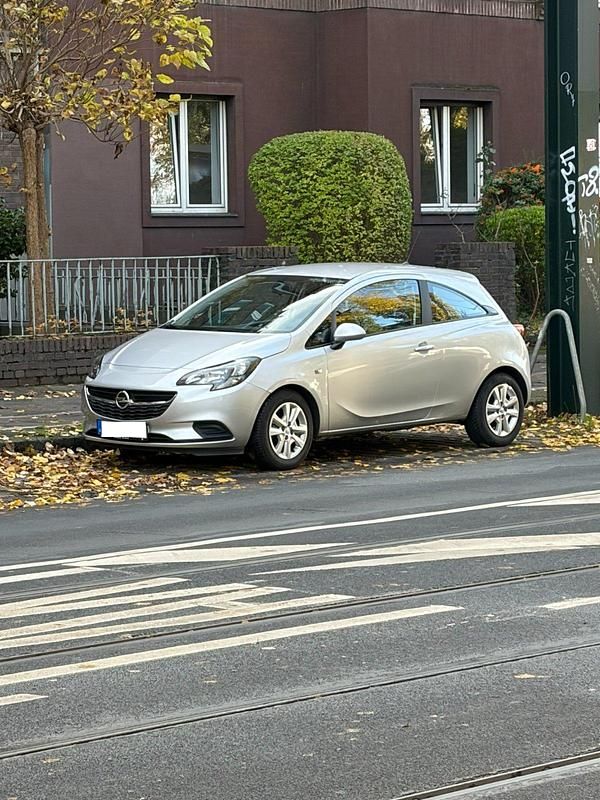 Grau Gebraucht 2019 Opel Corsa Selection Limousine | 9.350 € (Superpreis) - Bild 1/4