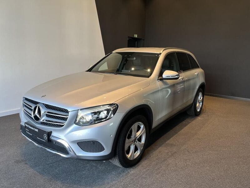 Silber Gebraucht 2019 Mercedes GLC250 SUV | 29.470 € (Guter Preis) - Bild 1/4