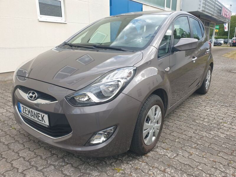 Braun Gebraucht 2013 Hyundai ix20 Edition Kleinwagen | 9.990 € (Teuer) - Bild 1/4