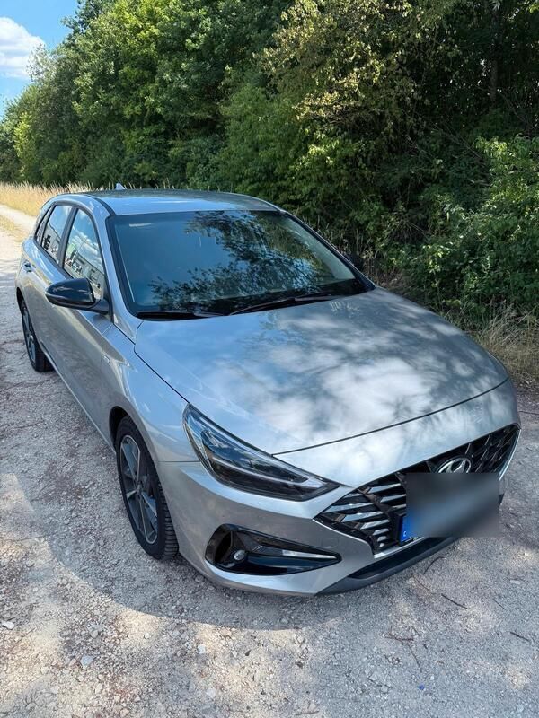 Silber Gebraucht 2021 Hyundai i30 Edition 30+ Limousine | 20.990 € (Guter Preis) - Bild 1/4