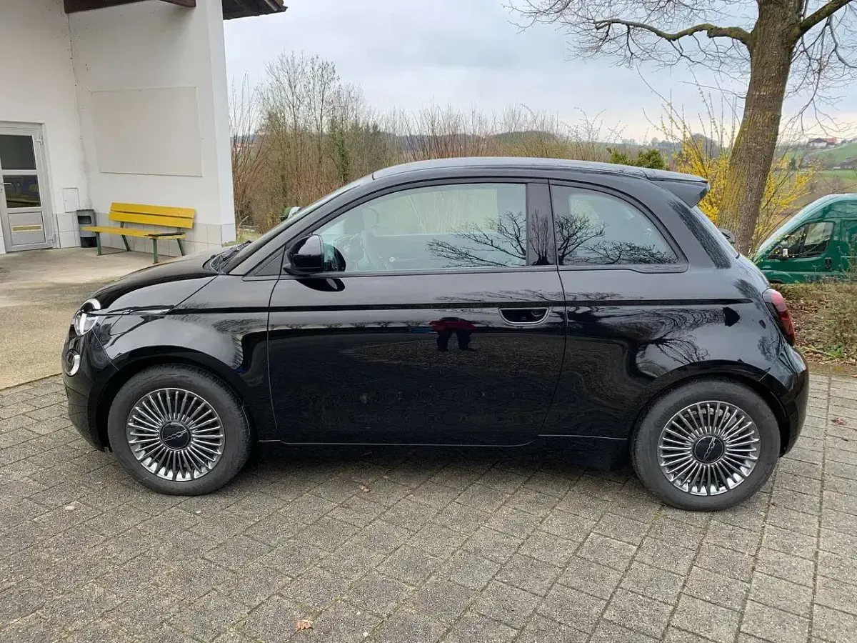 Gebraucht Fiat 500e Icon 86 kW (118 PS) 2022 Onyx schwarz Kleinwagen