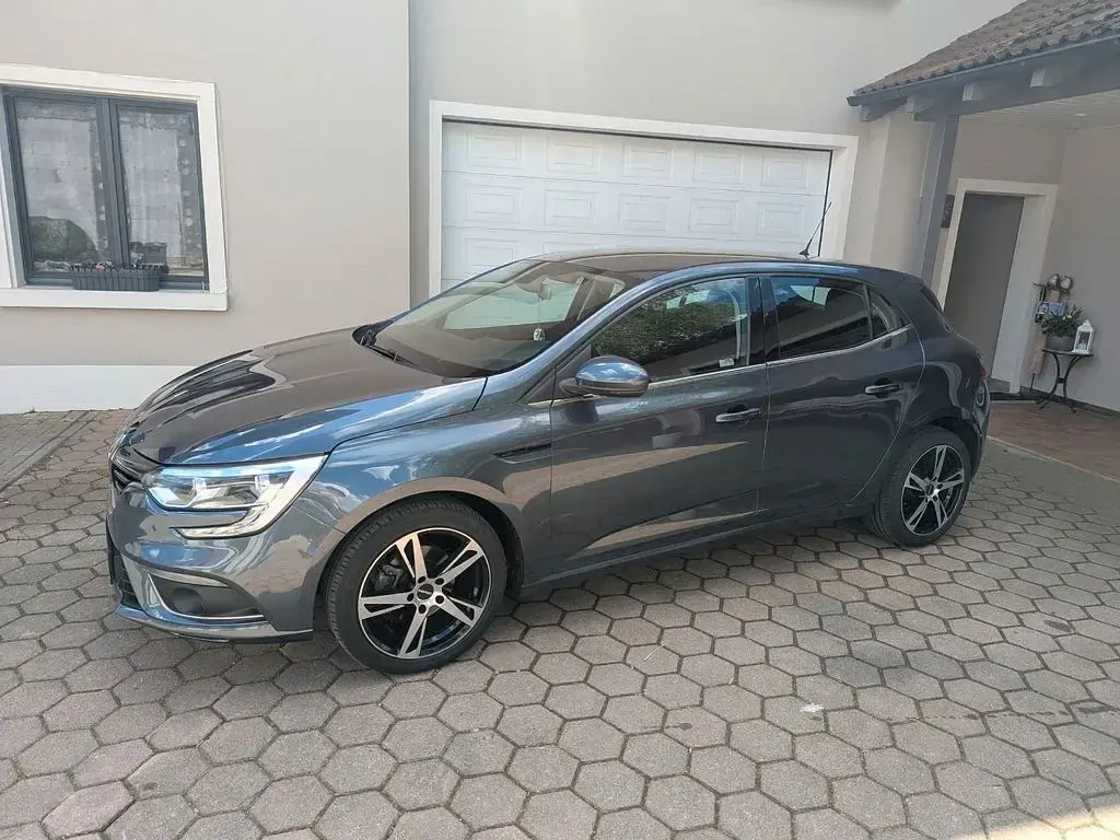 Usata Renault Mégane Play 132 CV (97 kW) 2017 Argento Berlina