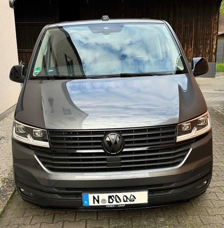 Gebraucht VW Multivan Sportline 204 PS (150 kW) 2021 Grau Van