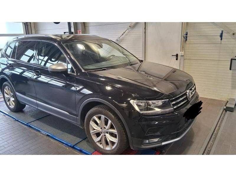 Schwarz Gebraucht 2018 VW Tiguan Allspace Comfortline SUV | 15.999 € (Fairer Preis) - Bild 1/4