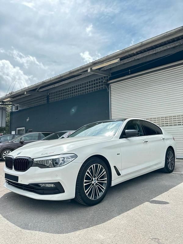 Weiß Gebraucht 2017 BMW 520 Sport Line Limousine | 21.990 € (Superpreis) - Bild 1/4