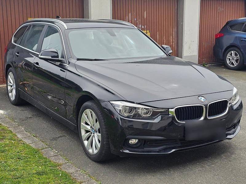 Gebraucht BMW 318 150 PS (110 kW) 2015 Schwarz Kombi