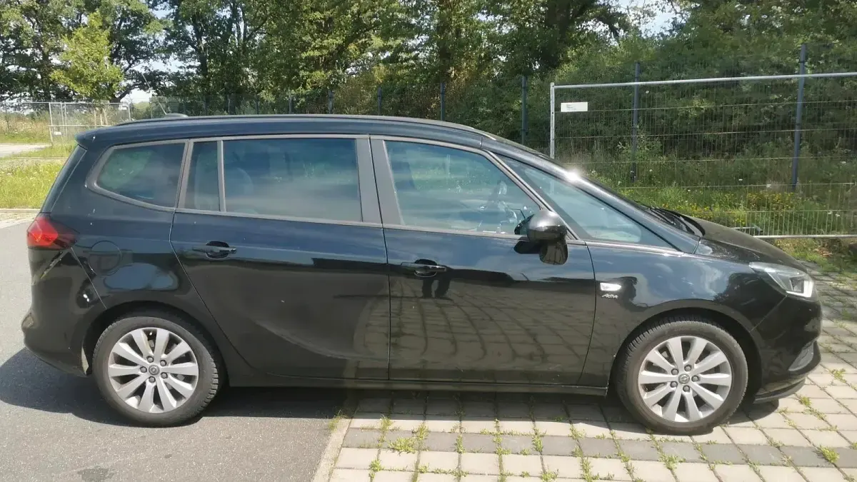 Gebraucht Opel Zafira 120 PS (88 kW) 2018 Schwarz Van / Kleinbus