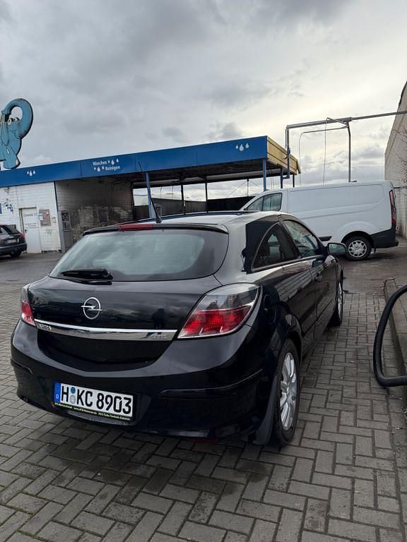 Gebraucht Opel Astra GTC 105 PS (77 kW) 2006 Schwarz Limousine