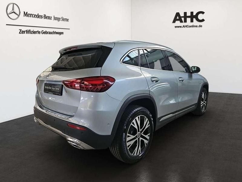 Gebraucht Mercedes GLA220 Progressive 190 PS (139 kW) 2024 Silber SUV