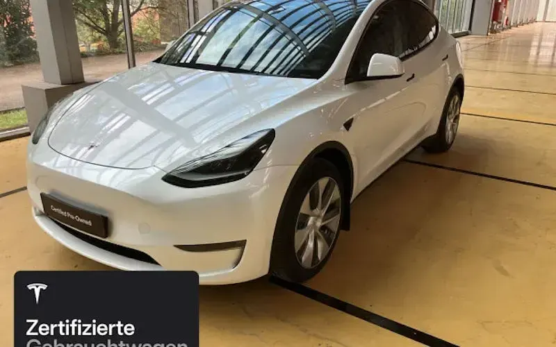 Gebraucht Tesla Model Y 273 kW (372 PS) 2023 Weiß SUV